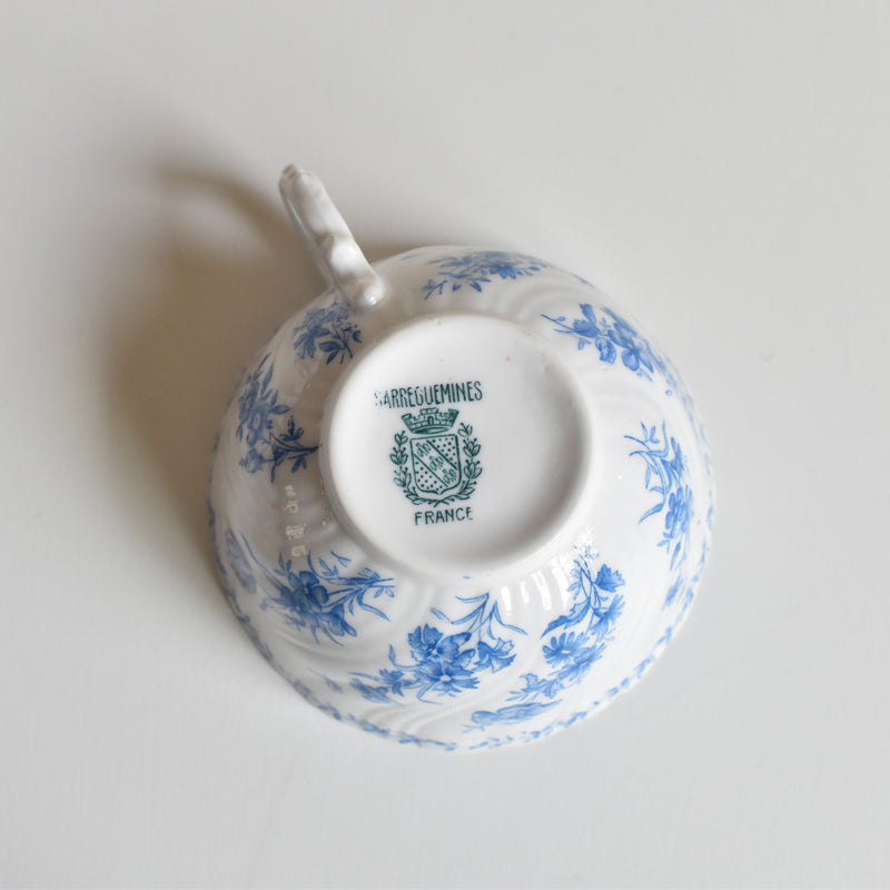 Antique cup and saucer, Sarreguemines Perles fleurs bleues D