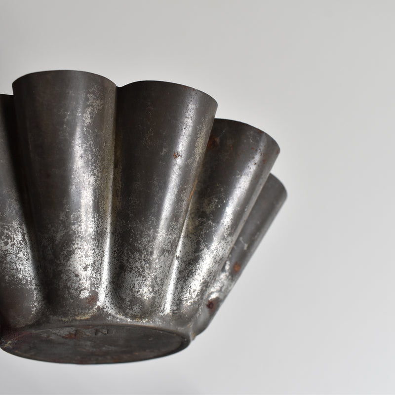 Antique Cake Mold B "Flan Lyonnais"