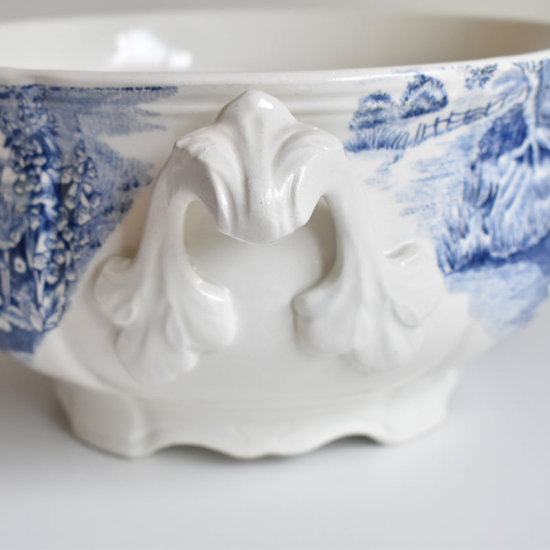 Vintage Soup Tureen, Lunéville, English Style (displayed at the Osaka store)