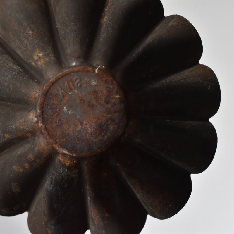 Antique Cake Mold B "Flan Lyonnais"