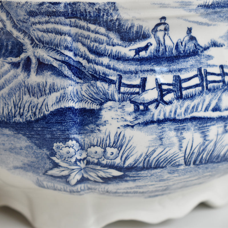 Vintage Soup Tureen, Lunéville, English Style (displayed at the Osaka store)