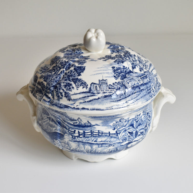 Vintage Soup Tureen, Lunéville, English Style (displayed at the Osaka store)