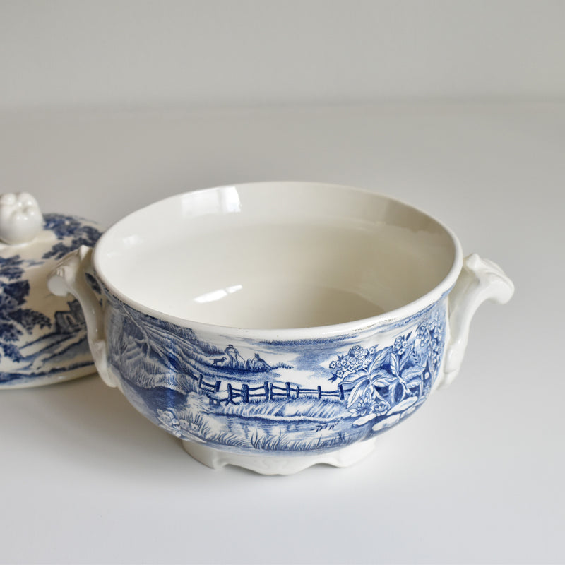 Vintage Soup Tureen, Lunéville, English Style (displayed at the Osaka store)