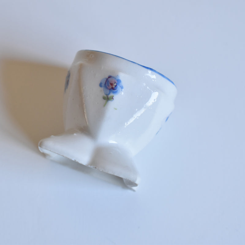 Antique Egg Cup Fleurs Bleues B