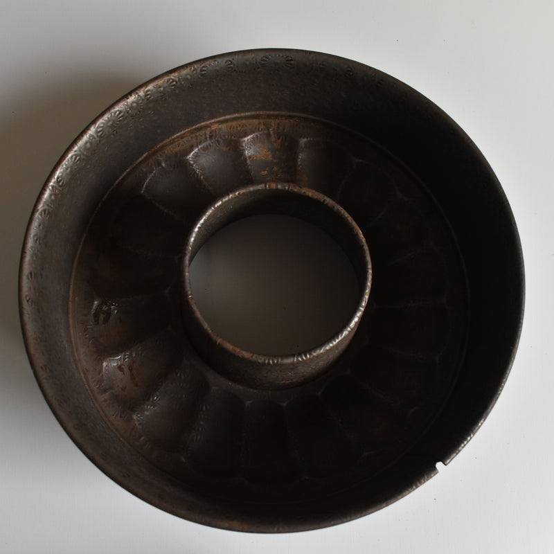 Antique Cake Mold G