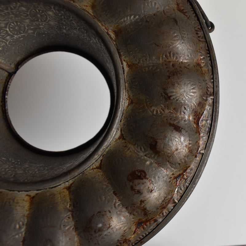 Antique Cake Mold G