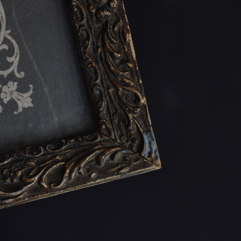 Antique frame with photo: Famille
