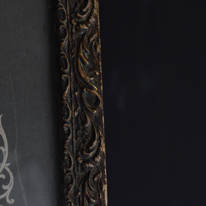 Antique frame with photo: Famille
