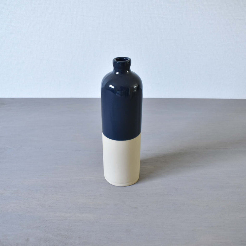 ディゴワンのオイルボトル　ブルーニュイ　全体