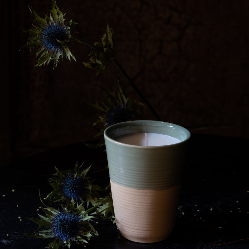 タイムの花の薫キャンドルと花