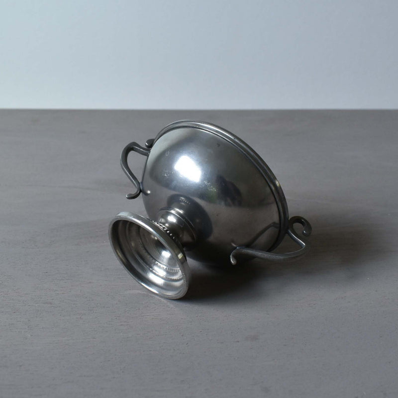 ピューターのクープ