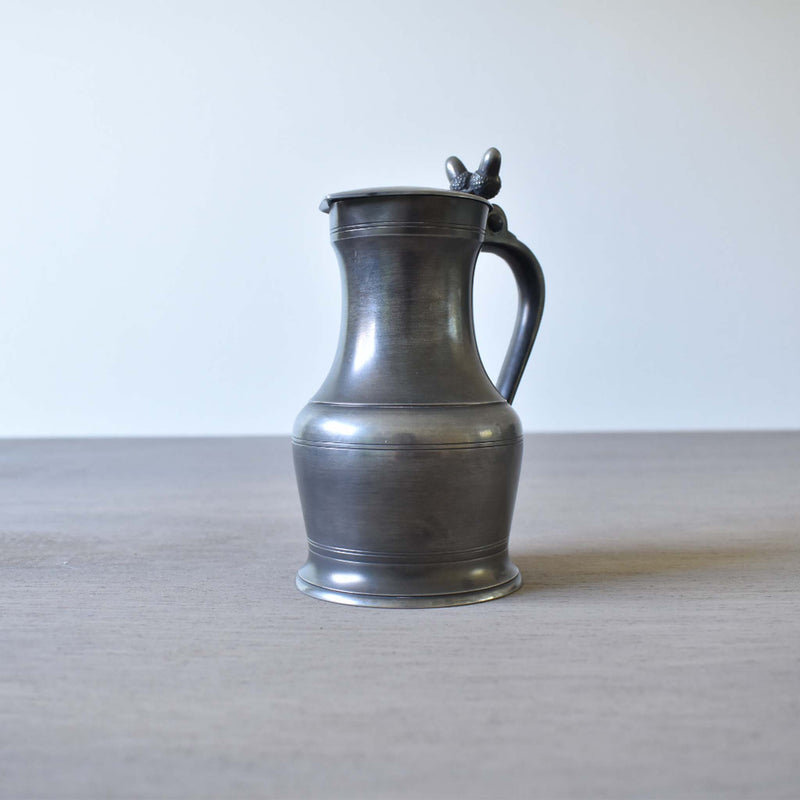 ピューターのジャグ　どんぐり　中