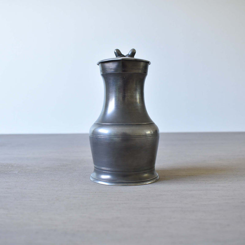 ピューターのジャグ　どんぐり　中