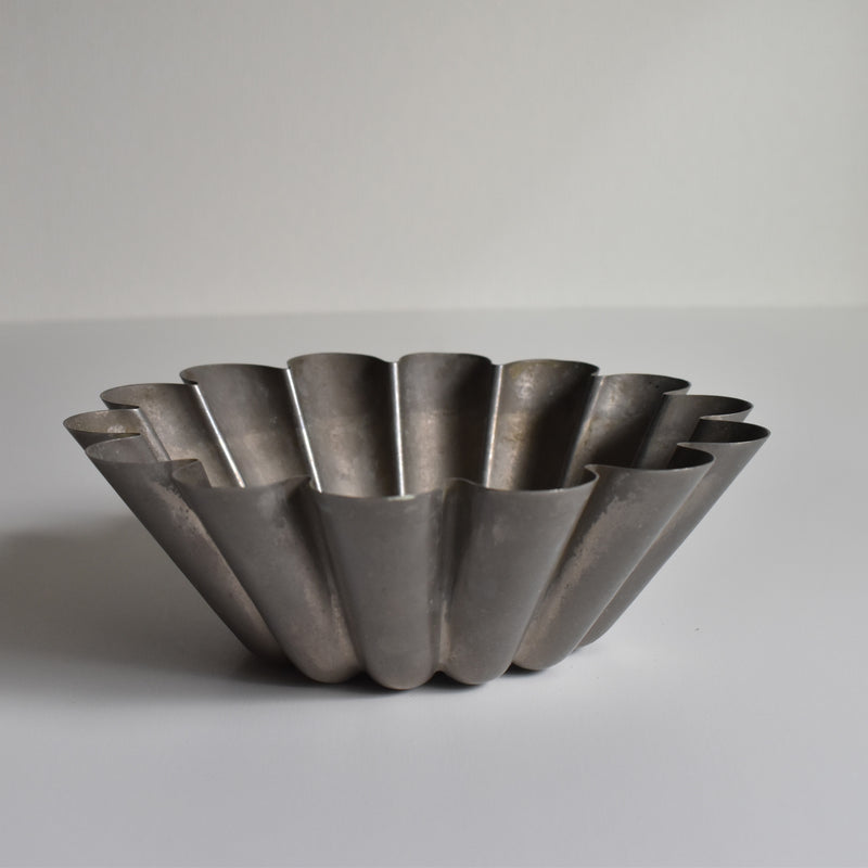 Antique Cake Pan, D "Nickel"