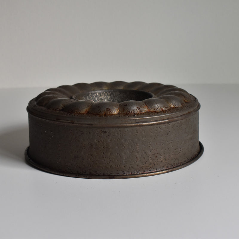 Antique Cake Mold G