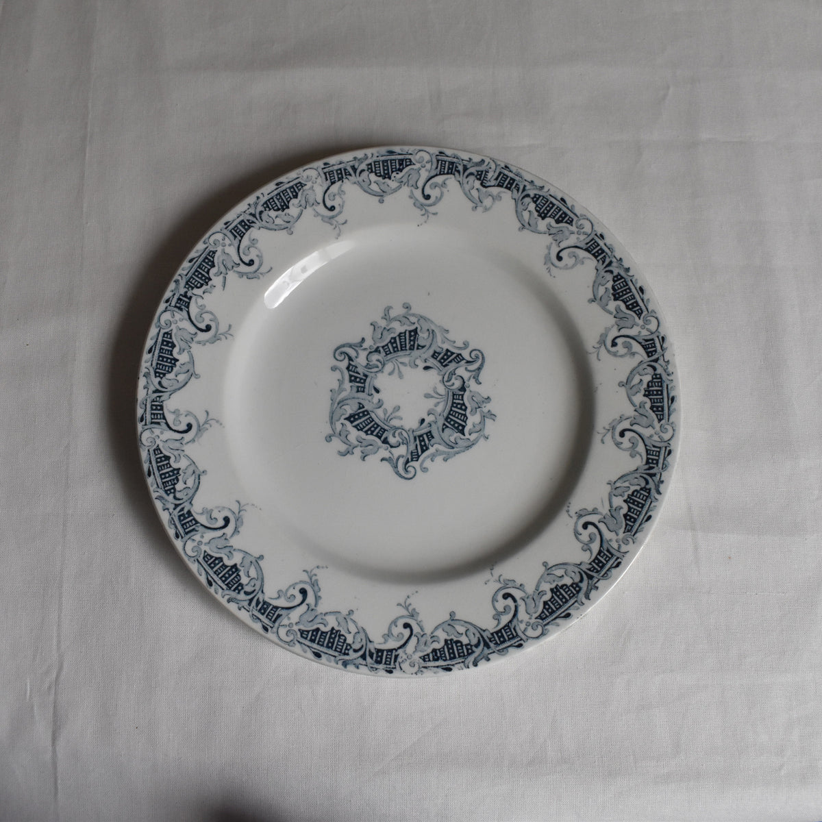 antique-dessert-plate-