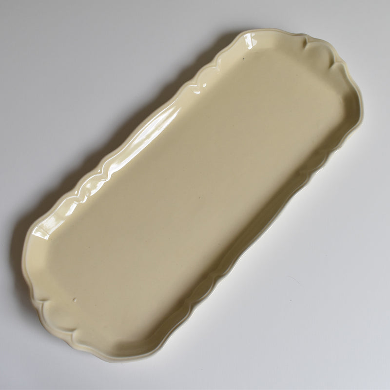 Vintage petal-rim cake plate, kiln unknown