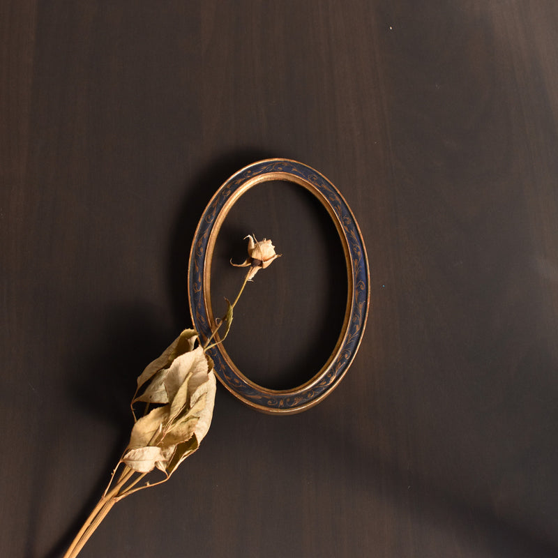 Antique Oval Gold Leaf Frame