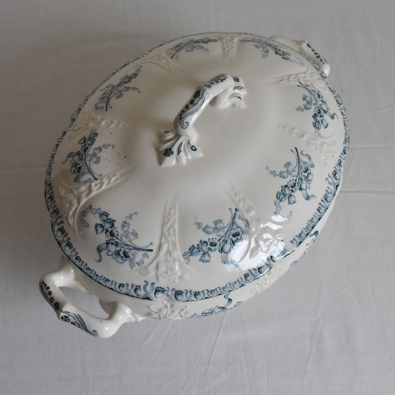 Antiques de Plaisir Large Longueuil Muguet (lily of the valley)