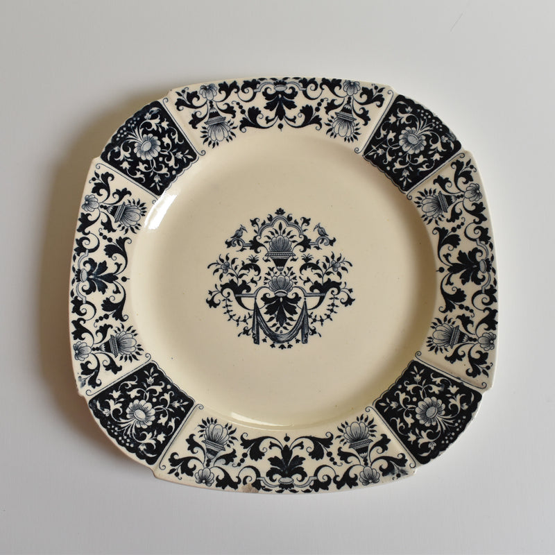 Antique plate E.Bourgeois (Gien) Ibis Carré Bleu B