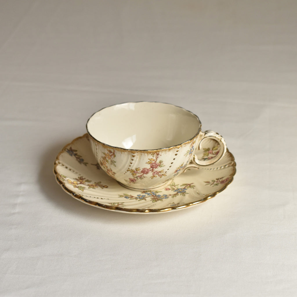 アンティークカップ＆ソーサー サルグミンヌ Louis XV A — Loane Interior