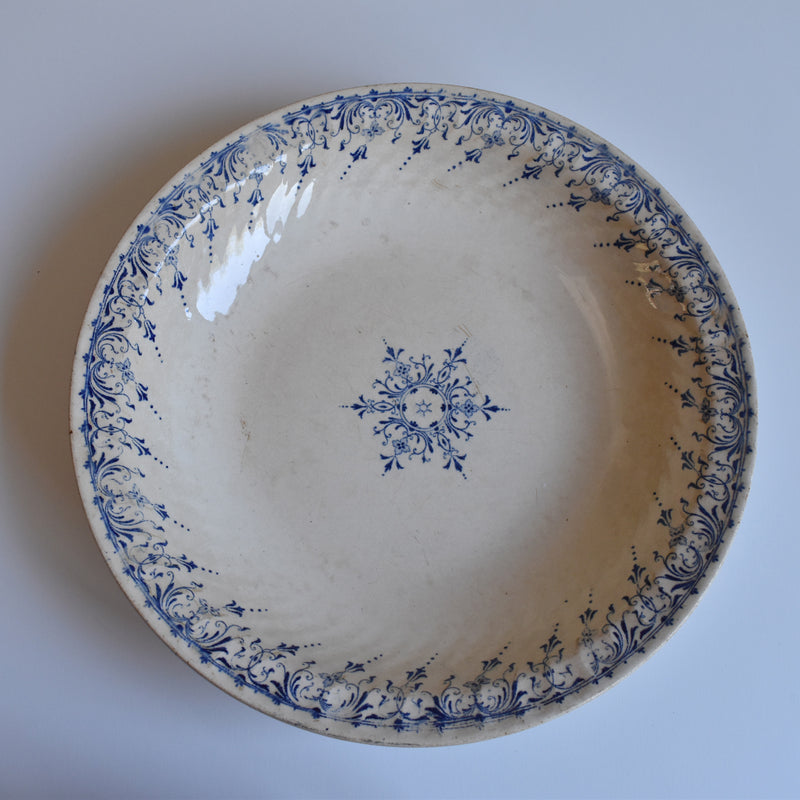 Antique deep dish large U&C Sarreguemines Moustiers