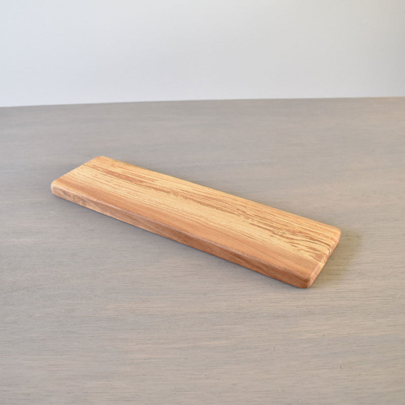 レミミヤビ　ブナカッティングボード　表