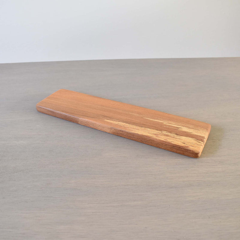 レミミヤビ　ブナカッティングボード　表