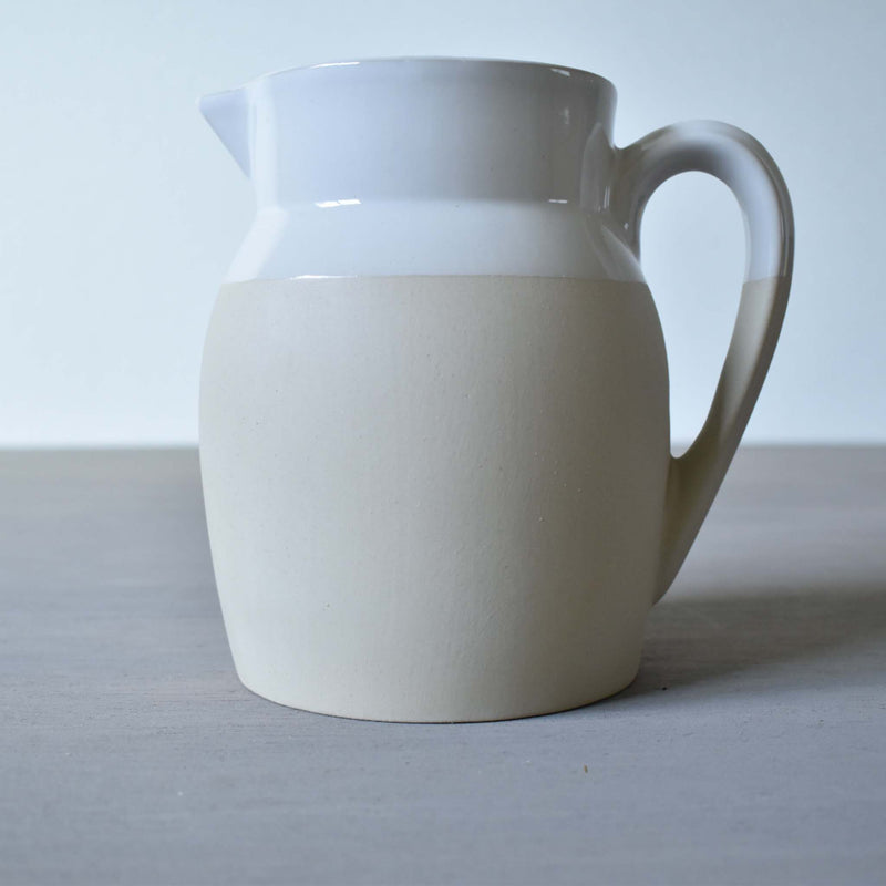 ディゴワン　ピッチャーN10　白　横アップ