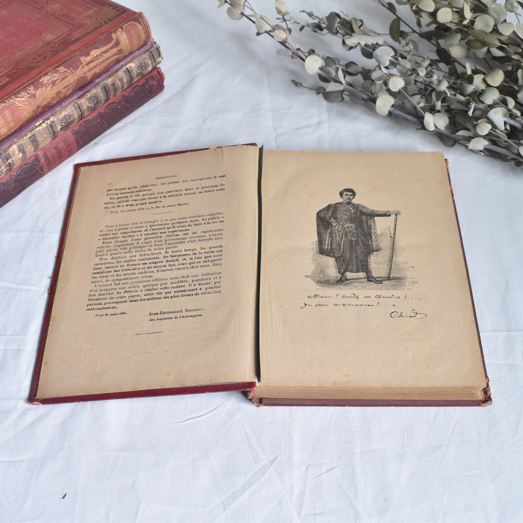 アンティーク本 Un Chevalier Apôtre — Loane Interior