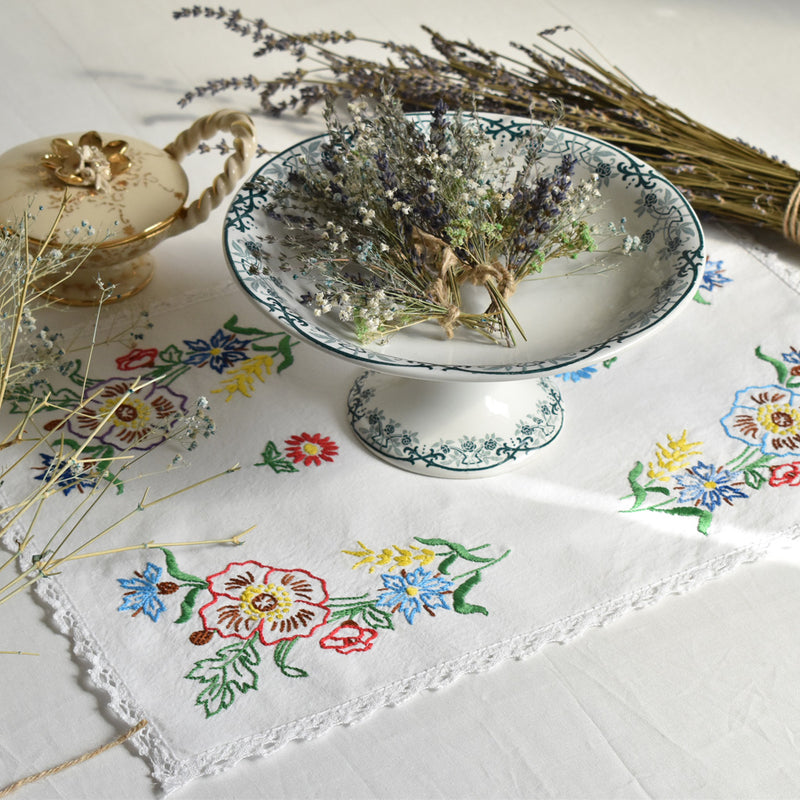 ヴィンテージテーブルセンター　花のブーケ