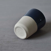 ディゴワン　タンブラー　ダークブルー　底