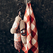 メゾンシソンのサラミとキッチンタオルの飾り方の例